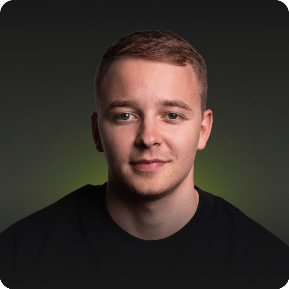 Leonard Selinger Bild Team Adcollective vom Adcollective der besten Meta Paid Social Ads Agentur für Werbung auf Instagram und Facebook Performance Marketing Agentur Berlin